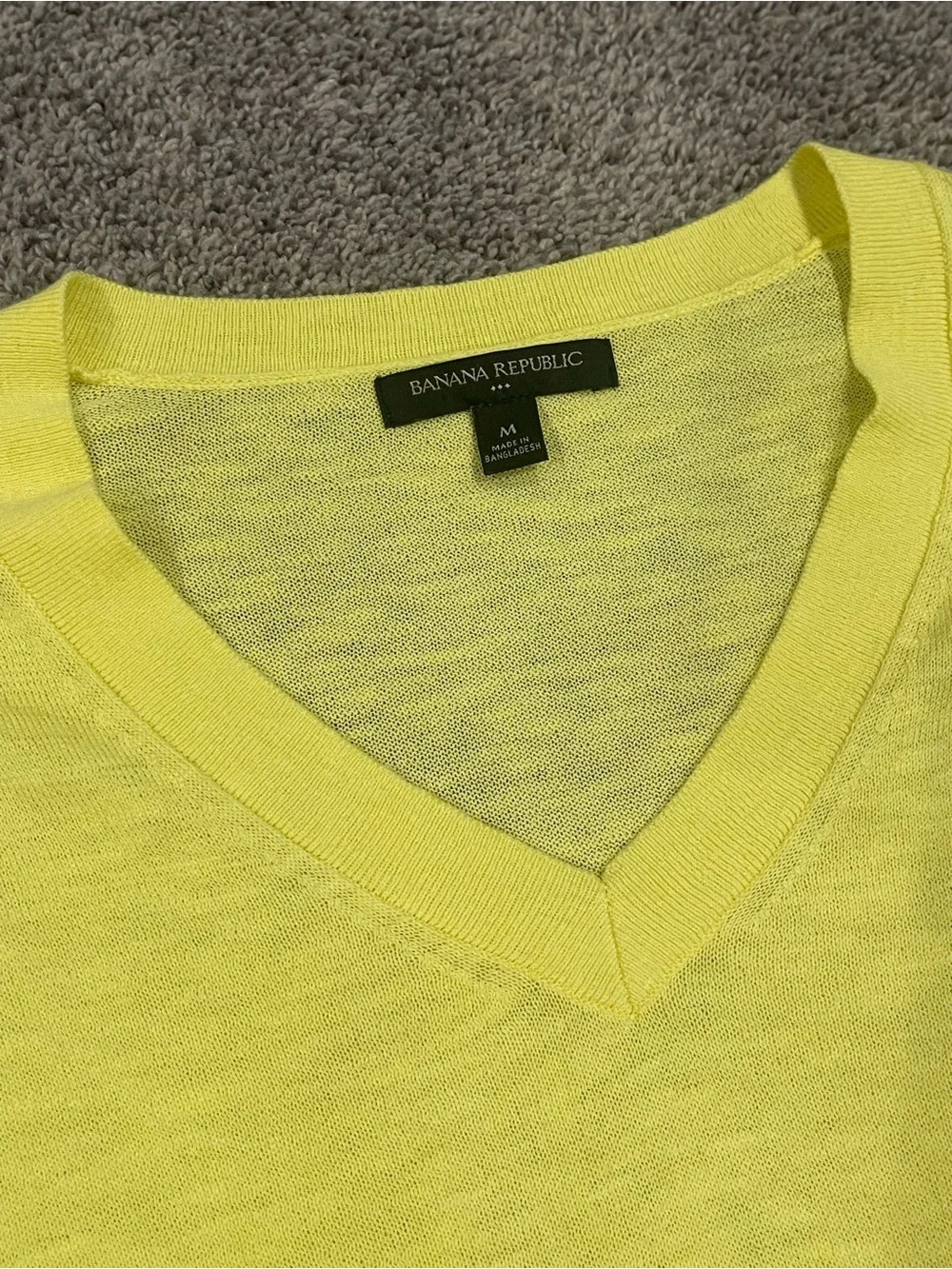 Banana Republic Yellow V-Neck Lightweight Sweater | Size M - Picture 2 of 4